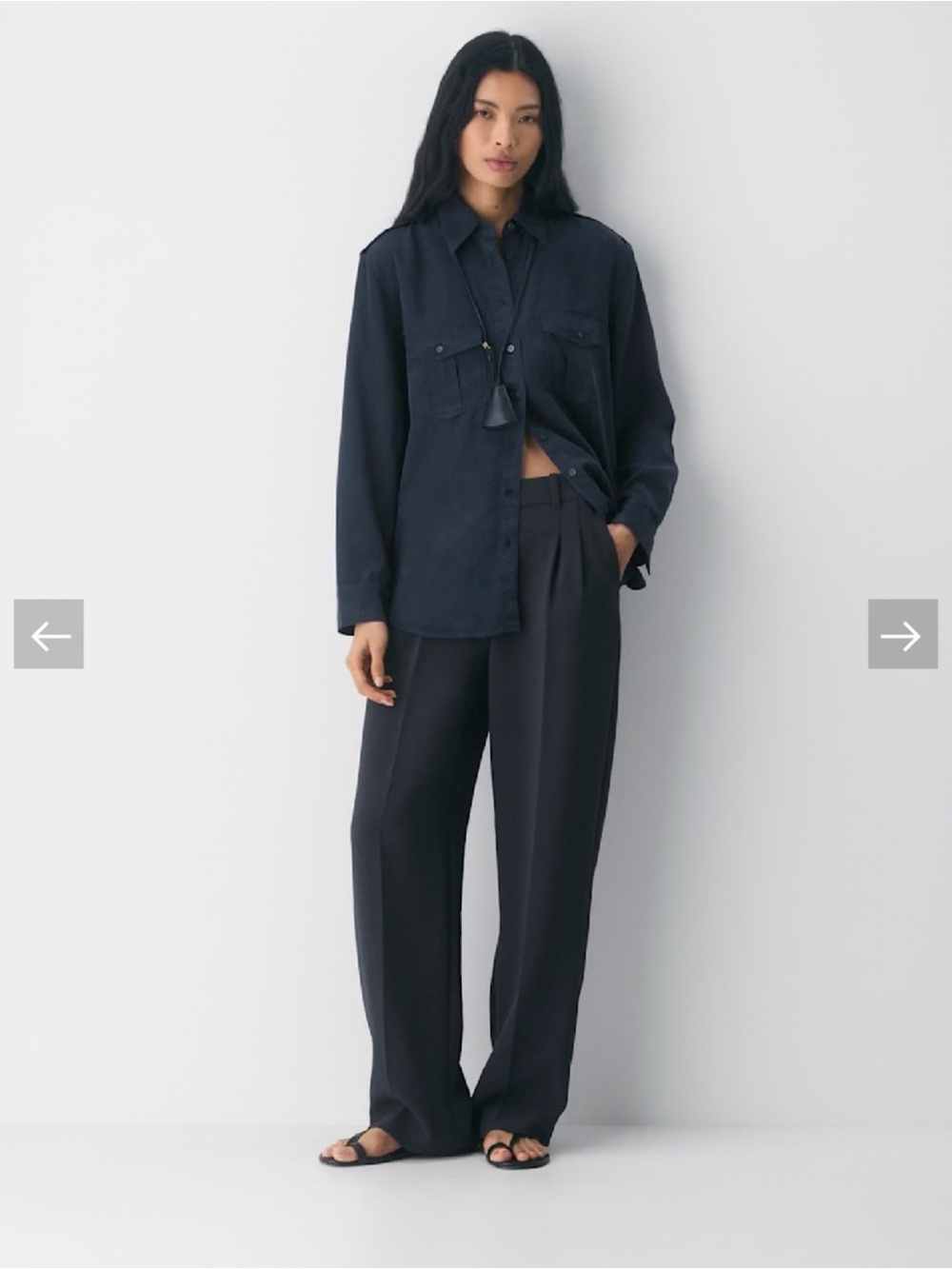 Aritzia The Effortless Pant  Navy Lengh full, Rise high, leg wide Trouser Size 4